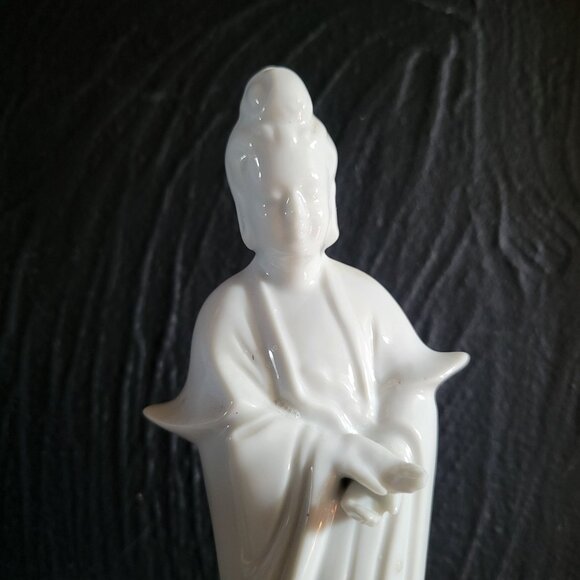 Vtg Blanc De Chine Kwan Yin Goddess Of Compassion Chinoiserie Porcelain 10" - Picture 2 of 8